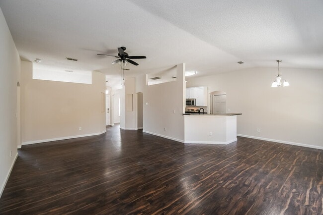 2828 Ravine Hill Dr