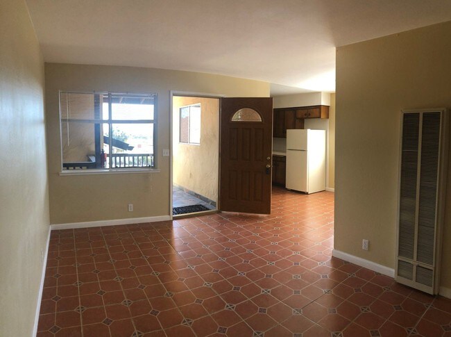 Photo - 256 Watson St