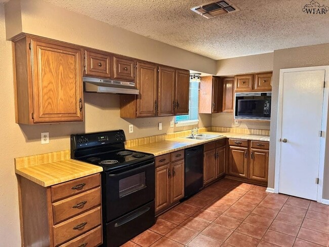 Photo - 4130 Lavell Ave