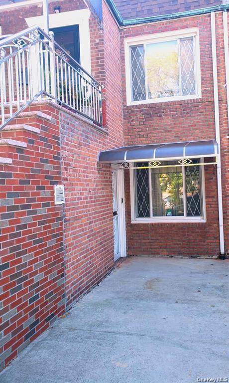 664 Remsen Ave