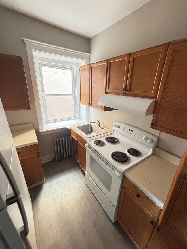 Photo - Spacious 3-Bedroom Apartment – 2nd Floor