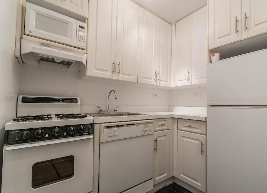 Photo - 191 E 76th St Apartment