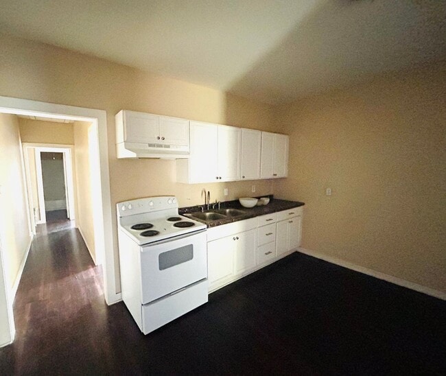 Photo - 2208 Cumberland Ave Unit B