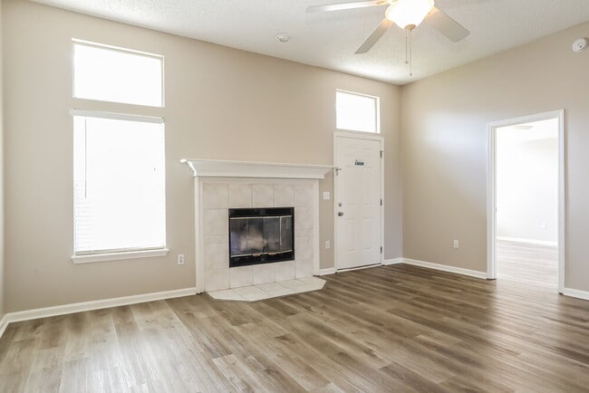 Photo - 265 Maplewood Dr