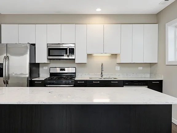 Photo - 3900 W Cortland St Unit 3F