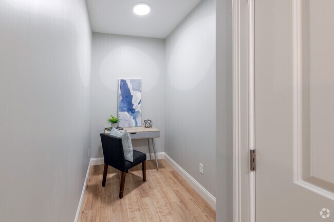1 BR, 1 BA
