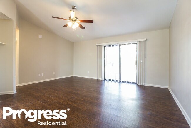 Photo - 431 Surrey Run