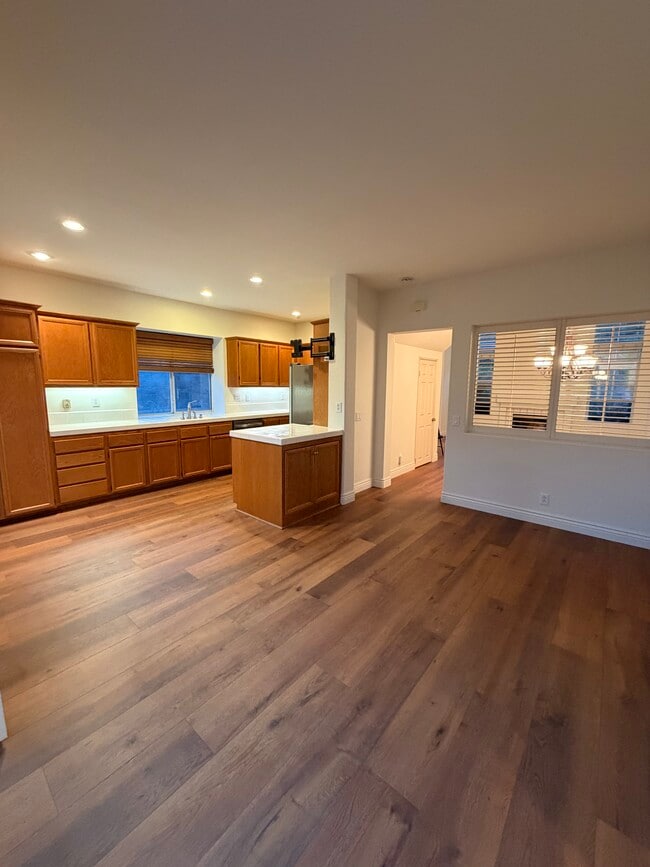 Photo - 27 Surfbird Ln