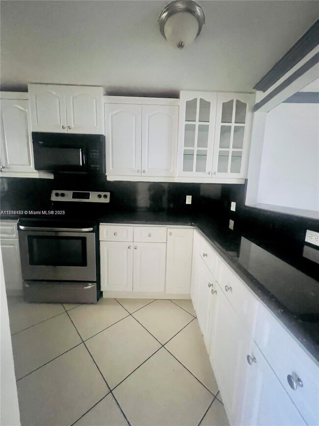 Photo - 1750 W 46th St Unit 435