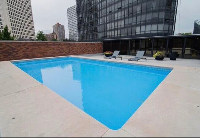 Photo - 5415 N Sheridan Rd Unit 911