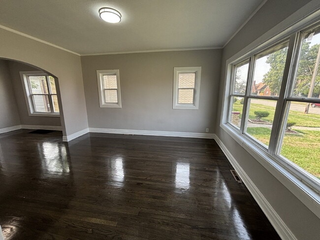 Photo - Cozy 4-bed house in Gary!