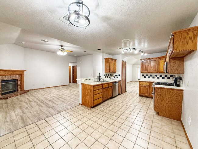 Photo - 6605 NW 134th St