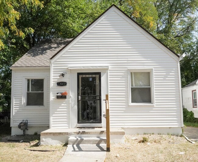 Building Photo - Freshly Renovated 3-Bedroom Home – Quality...