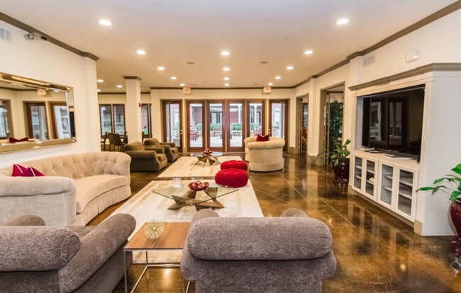 Building Photo - 2400 McCue Rd Unit # 144