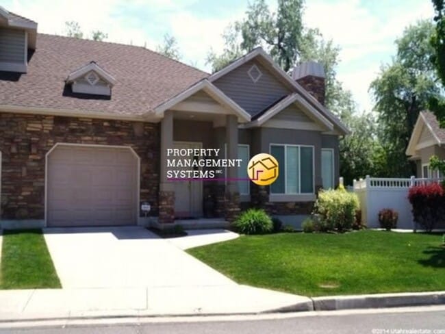 Building Photo - 3 Bedroom Townhome in Layton!