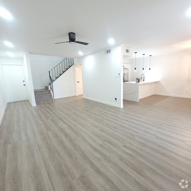 Building Photo - 3614 N 44th St Rental