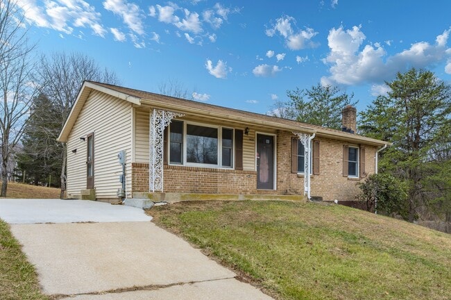 Photo - 1405 Conestoga Ct