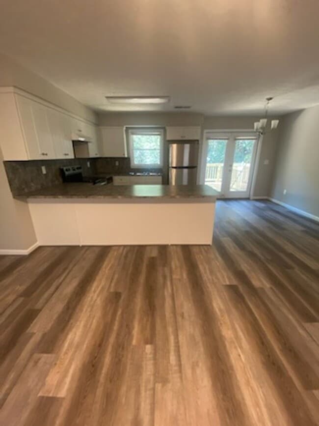 Photo - 5075 3rd Ave