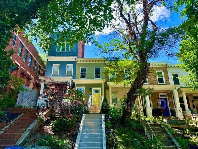 55 Todd Pl NE