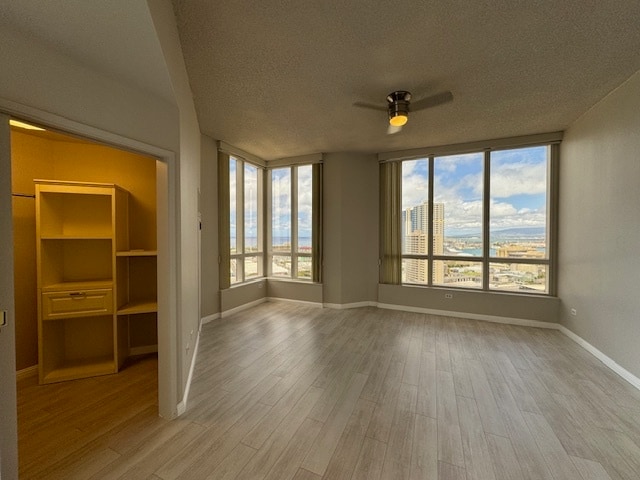 master room with walk in closet - 725 Kapiolani Blvd Unit 2602