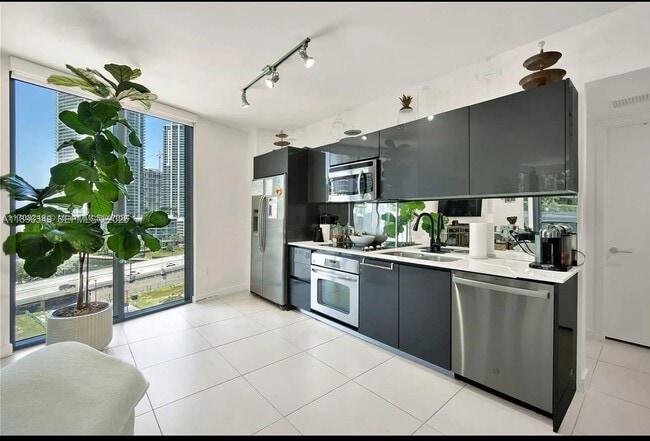 Photo - 31 SE 6th St Unit 1201