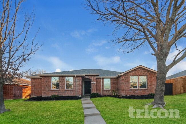 Building Photo - 1837 Wildrose Dr