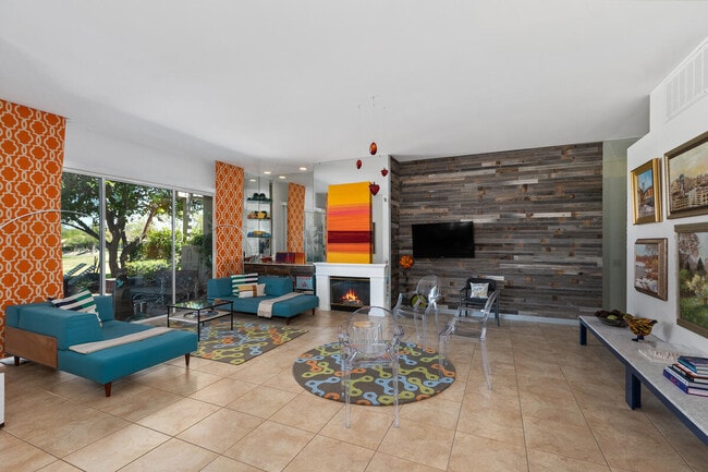 Photo - 56 Oak Tree Dr