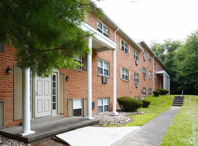 Villages of Easton Apartments For Rent in Irwin, PA