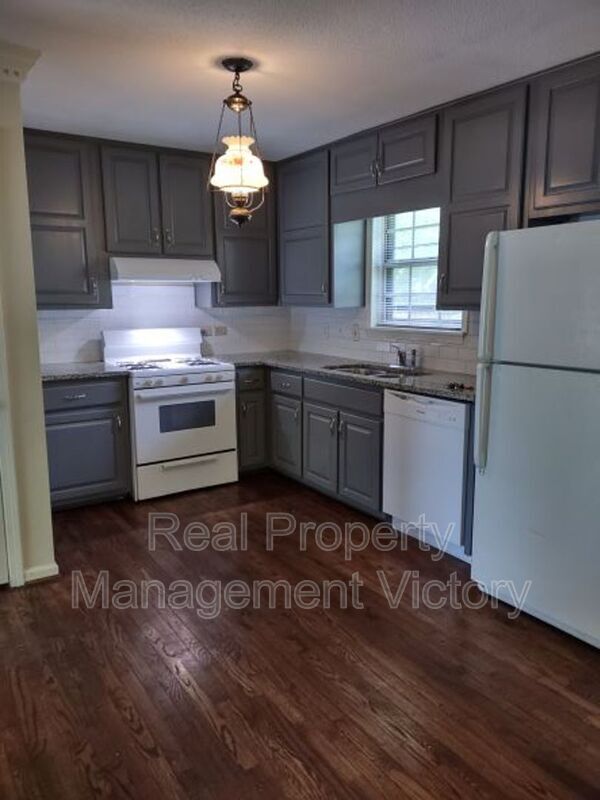 Photo - 1653 3rd Pl NW