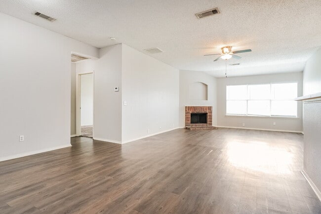 Photo - 1514 Wavecrest Dr