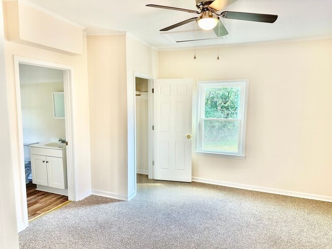 Photo - 225 Simrill St