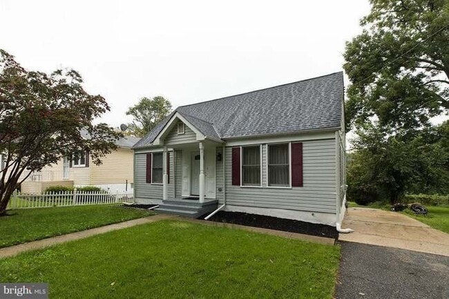 Photo - 2156 Lorraine Ave