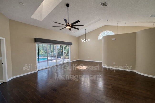 Photo - 4935 82nd Pl E