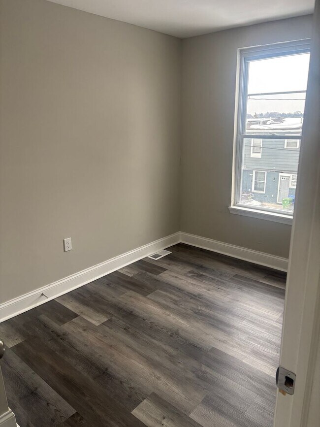 Photo - Spacious 3 Bedroom Home Available In East Baltimore