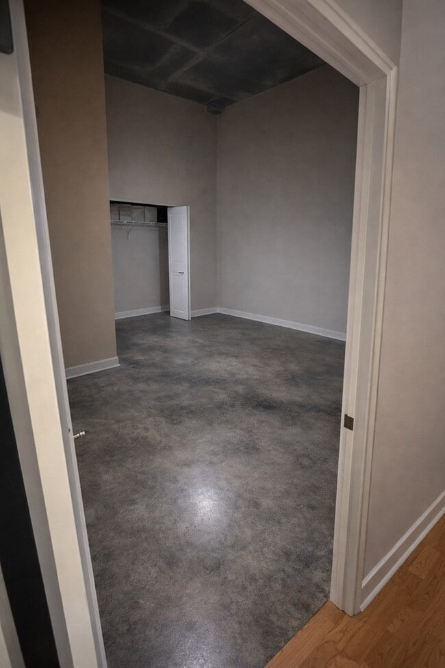 Photo - 3963 W Belmont Ave Unit 320