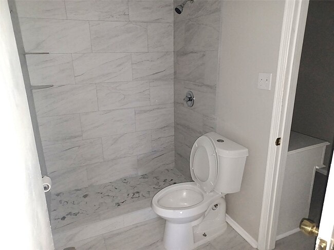 Building Photo - 7307 Foxwick Ln