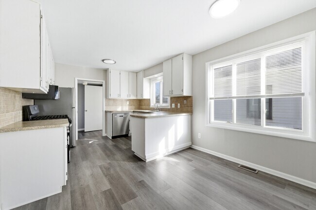 Photo - 24236 Shakespeare Ave