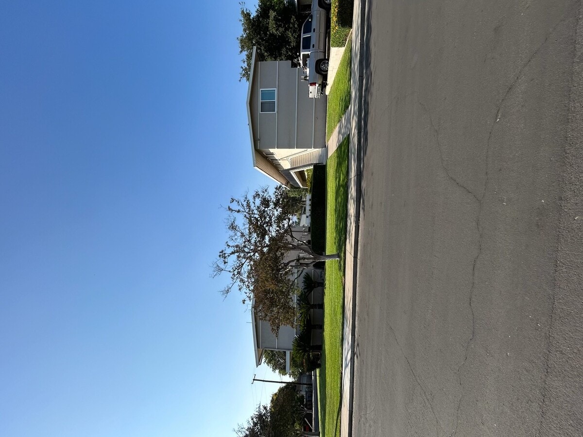Photo - Stanford Apts - Claremont