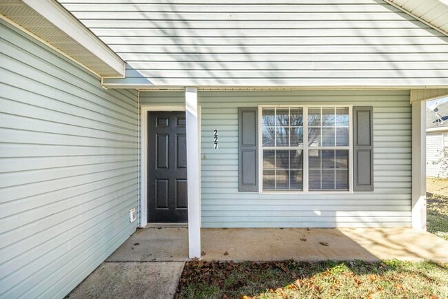 Photo - 227 Worthington Ln