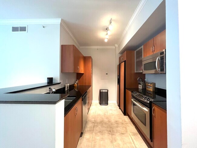 Photo - 806 E Windward Way Unidad 216