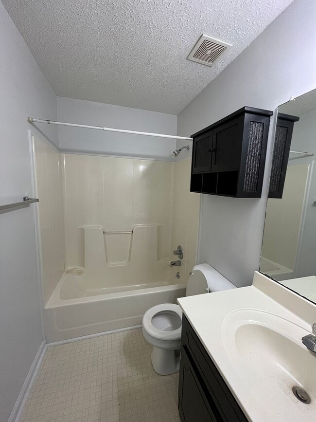 Photo - Available Now! Great Home Close To Fort Campbell!