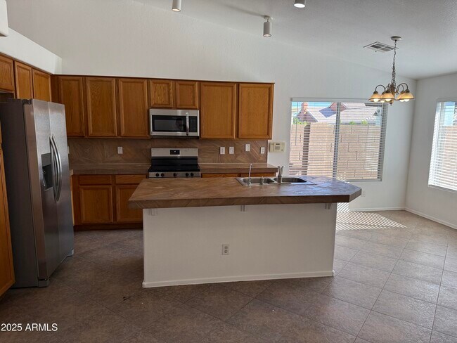 Photo - 1319 W Michelle Dr