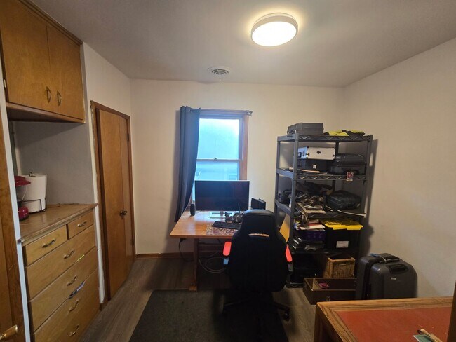 Photo - 1129 E Meinecke Ave Unit 1129 E Meinecke Ave 3