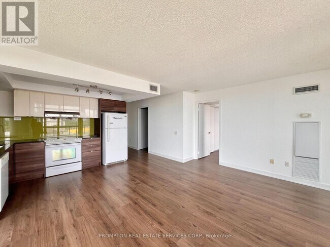 Photo - 121 McMahon Dr Unit 608