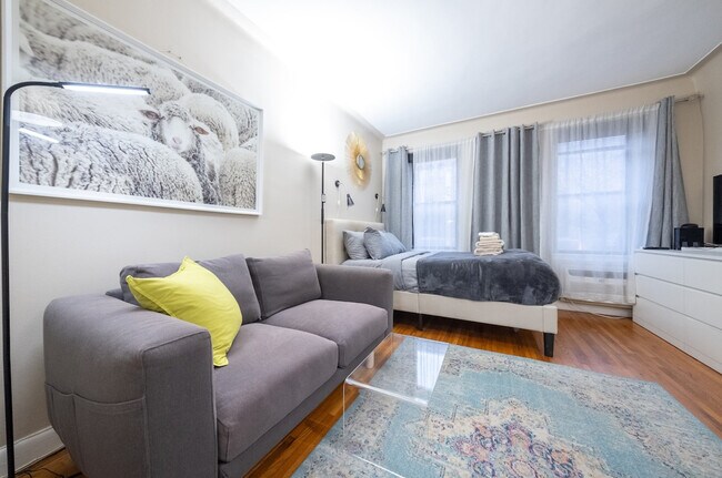 Photo - 328 E 74th St Unidad ID1032017P