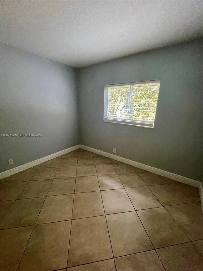 Photo - 1460 NE 18th St Unit 102