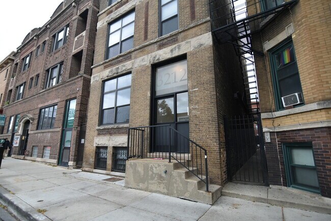 Building Photo - 3212 N Halsted St Unit GDN Rental