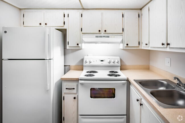 1BR, 1BA - 720SF - Kitchen