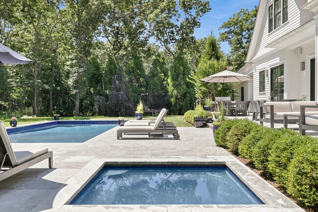 Photo - 10 Spinnaker Way