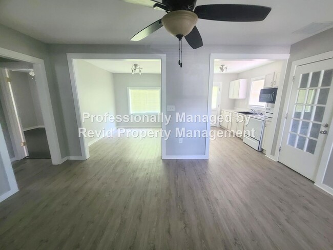 Photo - 714 Goodwyn St